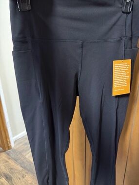 Avia Leggings new with tags. Size Medium.